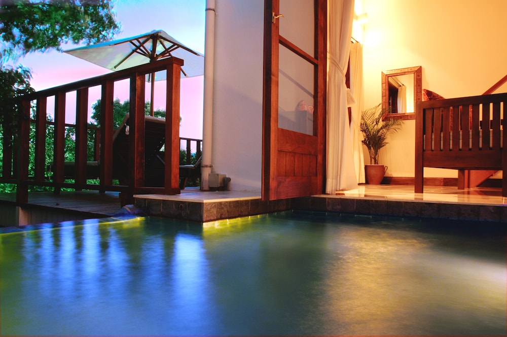 スイート (バリスイート45号室) リビング エリア2 | リゾートホテル コルテラルゴ伊豆高原