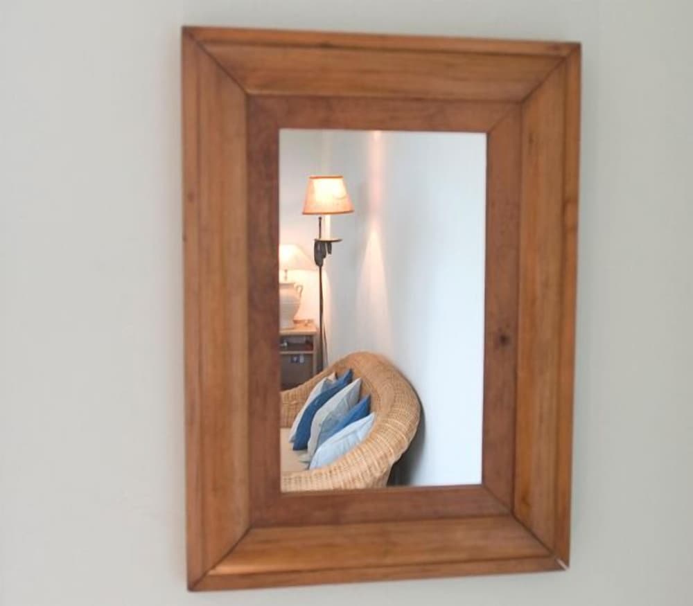 スイート (地中海スイート23号室) リビング エリア6 | リゾートホテル コルテラルゴ伊豆高原