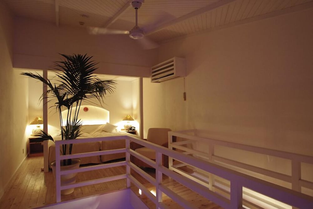 スイート (アイランドスイート 12号室) 客室3 | リゾートホテル コルテラルゴ伊豆高原