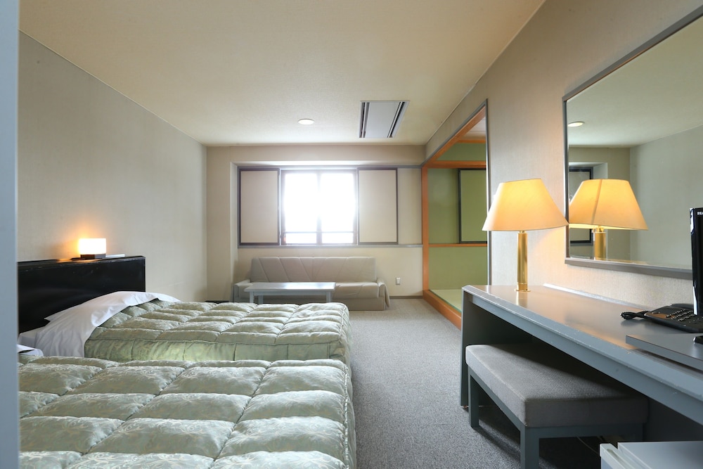 和洋室 (29-36平米) 客室2 | ホテルシルクイン斑尾