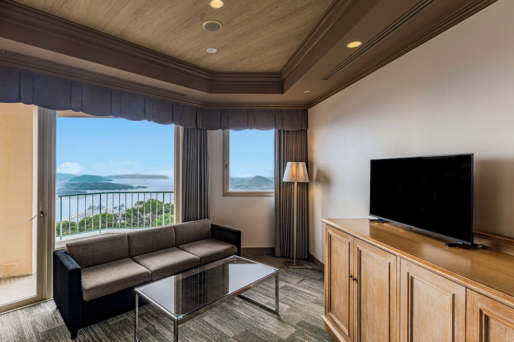 ラグジュアリー ツインルーム 禁煙 客室1 | 弓張の丘ホテル