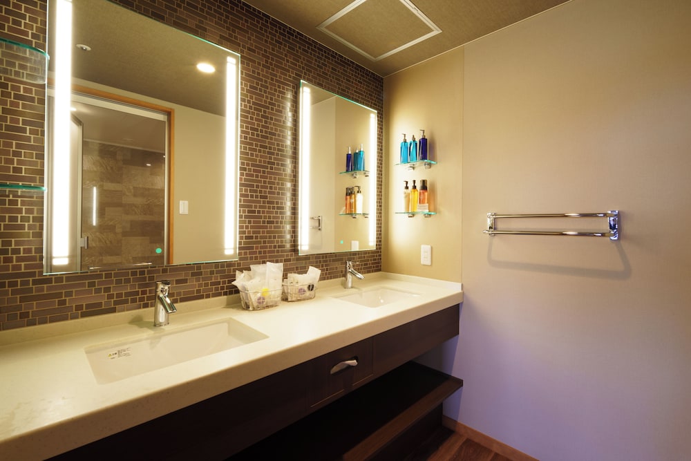 別邸峰の界 富山湾ビュースイートルーム 禁煙 客室2 | 金太郎温泉