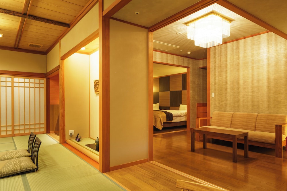 別邸峰の界 露天風呂付スイートルーム 禁煙 リビング エリア0 | 金太郎温泉