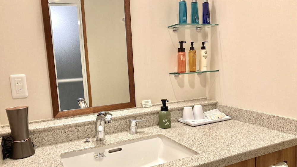 別邸峰の界 立山連峰ビュー和モダン和室ベッドタイプ 禁煙 客室3 | 金太郎温泉