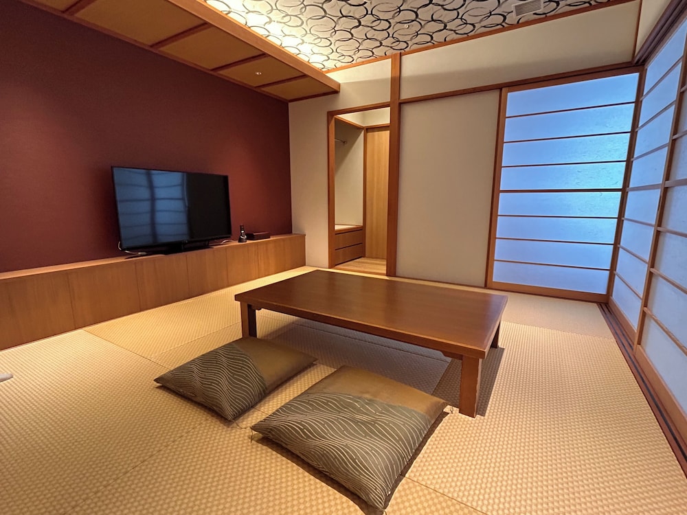 デラックス和洋室3ベッドタイプ 禁煙 客室2 | 金太郎温泉