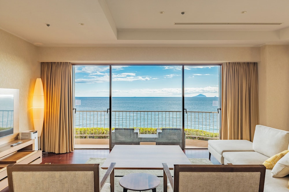 ロイヤル スイート 客室5 | 伊豆今井浜東急ホテル