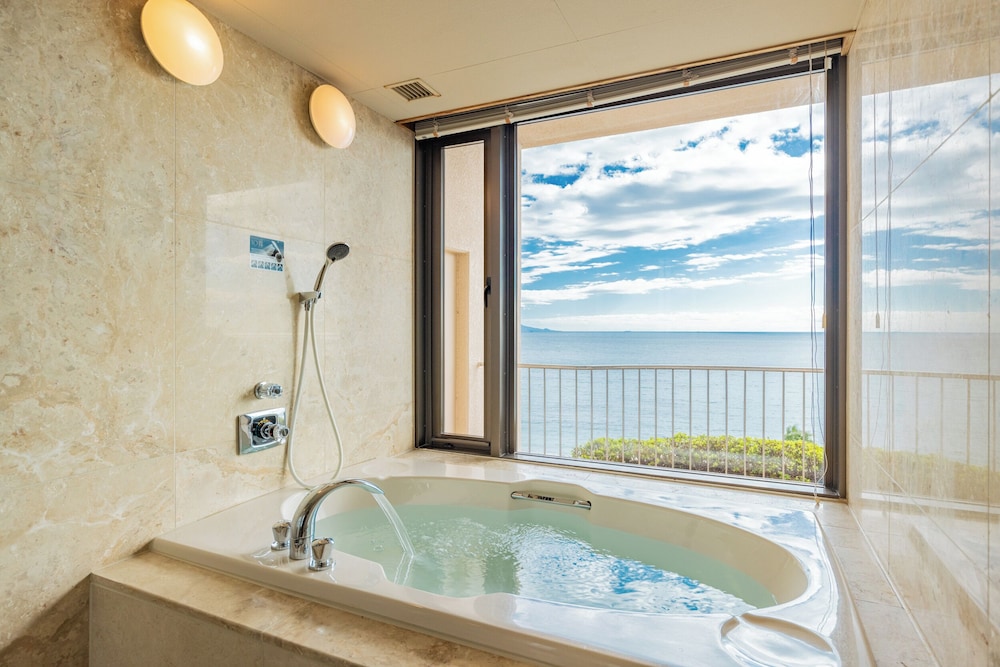 ロイヤル スイート 客室6 | 伊豆今井浜東急ホテル