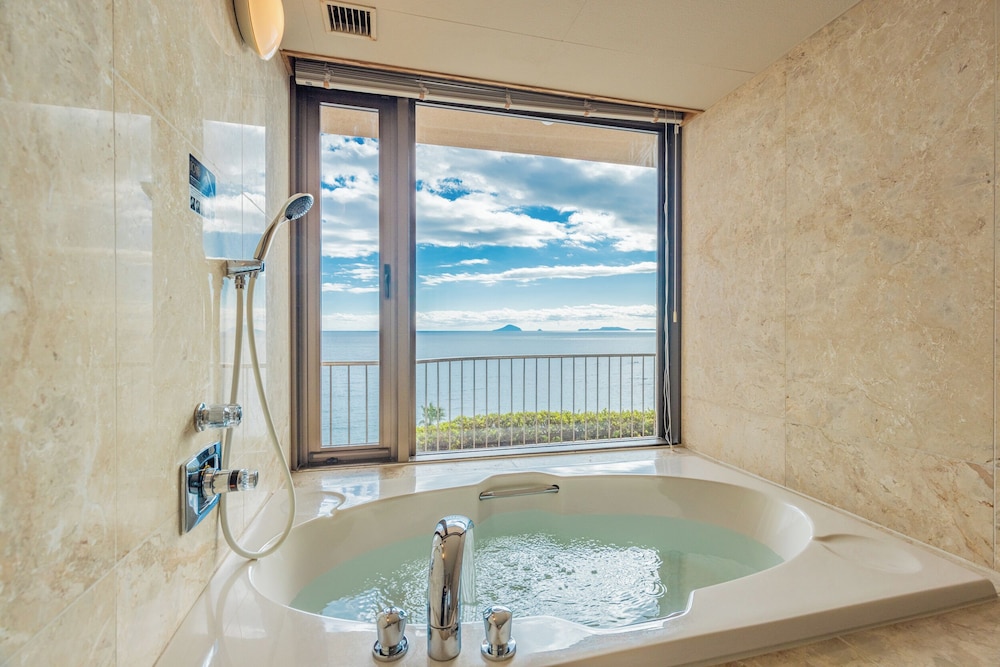 ロイヤル スイート 客室3 | 伊豆今井浜東急ホテル