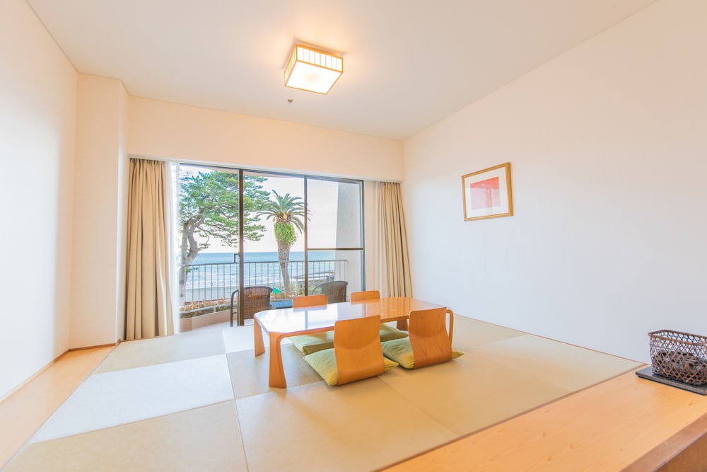 ファミリールーム A (和洋室) 禁煙 客室2 | 伊豆今井浜東急ホテル