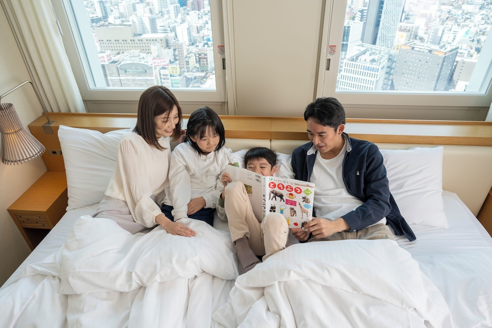 デラックスコーナーツインルーム 禁煙 3名利用 (View Bath付き) | 名古屋 JR ゲートタワーホテル