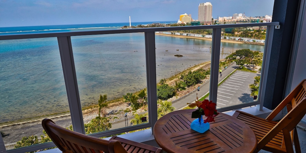 スタンダード ダブルルーム 禁煙 ビーチビュー ビーチ / オーシャン ビュー1 | ビーチフロントタワーミハマ by DSH