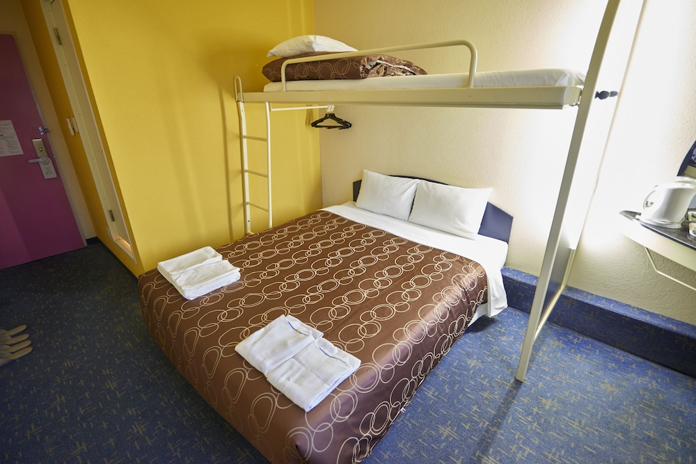 ダブルベッド+ロフト 喫煙可 客室3 | ホテルセレクトイン沼津