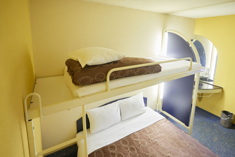 ダブルベッド+ロフト 喫煙可 客室2 | ホテルセレクトイン沼津