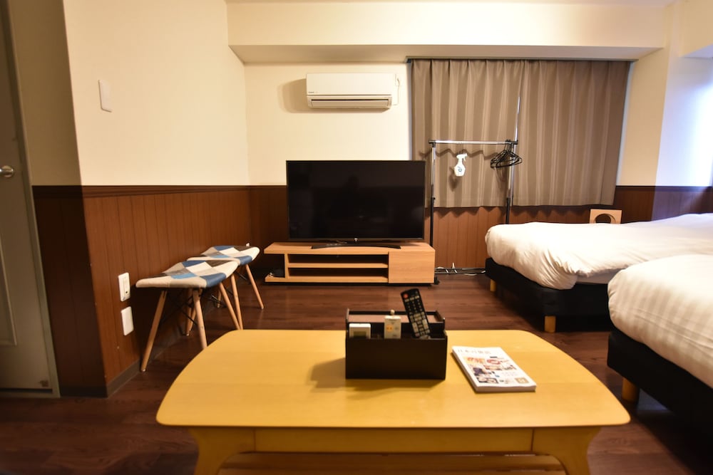 ベーシック トリプルルーム 1 ベッドルーム 禁煙 リビング エリア0 | ランドーレジデンス東京クラシック