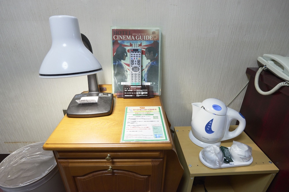 ダブルルーム セミダブルベッド 1 台 喫煙可 客室の設備とサービス0 | ホテルセレクトイン古川