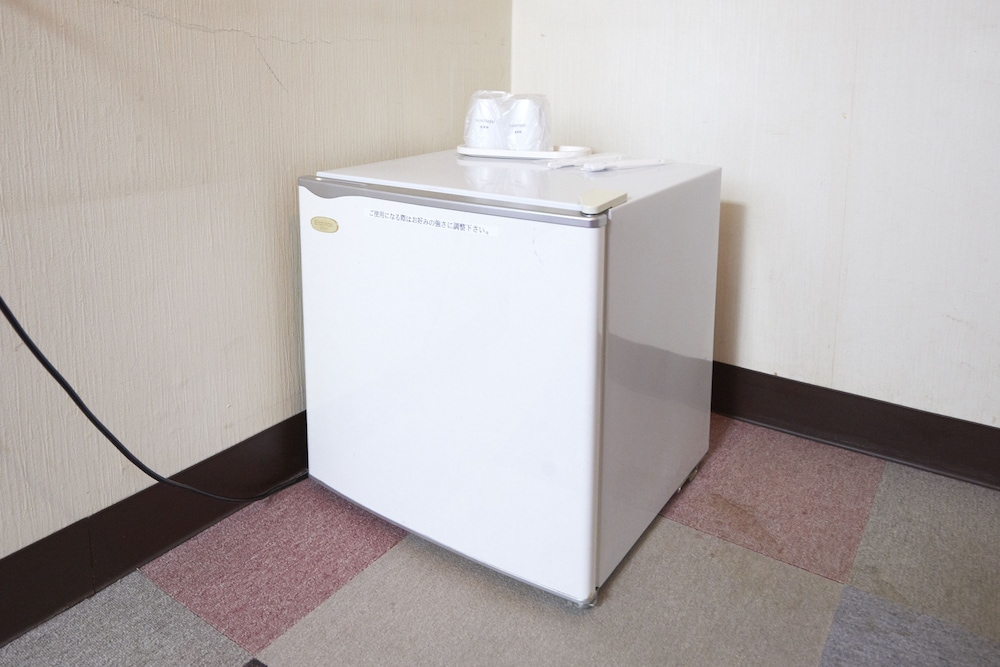 ダブルルーム セミダブルベッド 1 台 喫煙可 小型冷蔵庫0 | ホテルセレクトイン古川