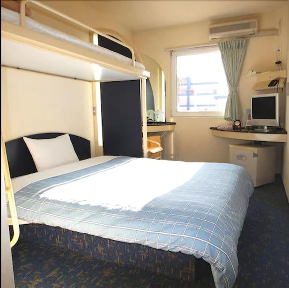 ダブルベッド+ロフト 禁煙 客室3 | ホテルセレクトイン伊勢崎