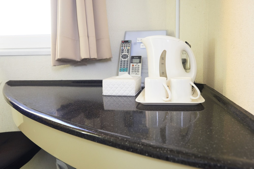 ダブルベッド+ロフト 禁煙 客室の設備とサービス1 | ホテルセレクトイン伊勢崎