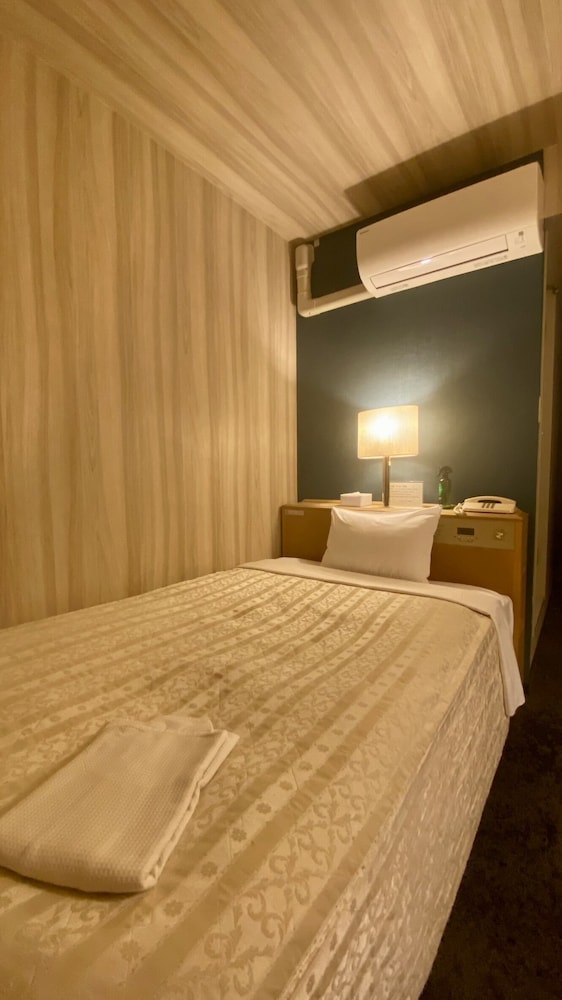 セミダブルルーム 禁煙 | ホテルセレクトイン伊勢原