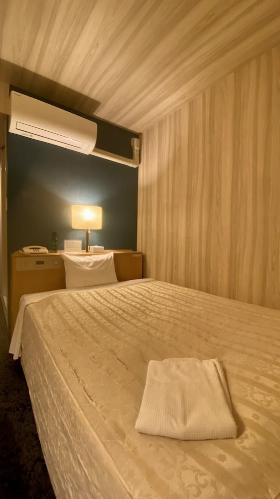 ダブルルーム 禁煙 | ホテルセレクトイン伊勢原