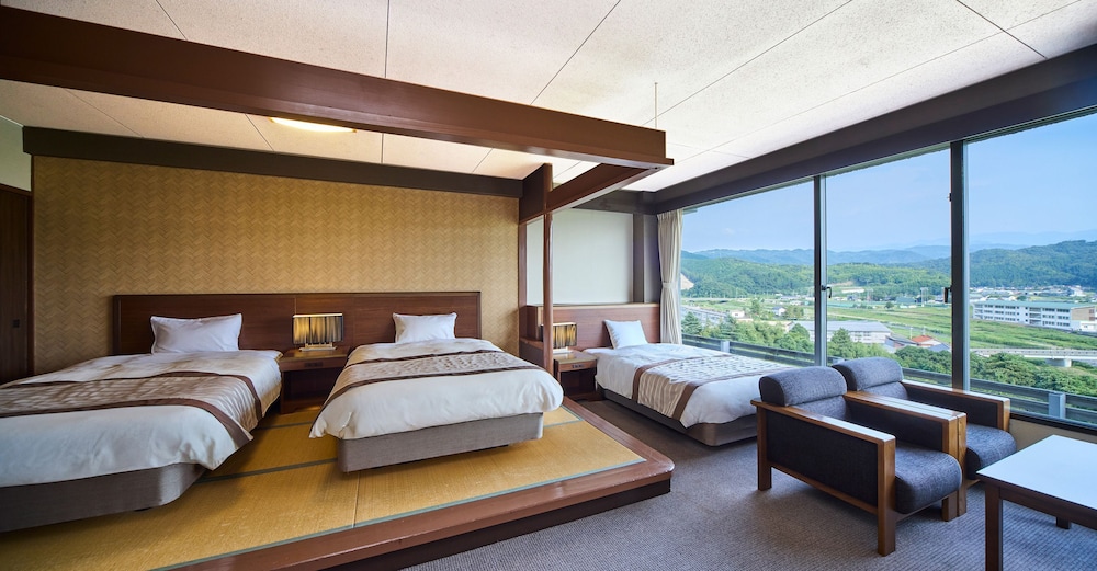 トリプルルーム 喫煙可 | 三朝ロイヤルホテル