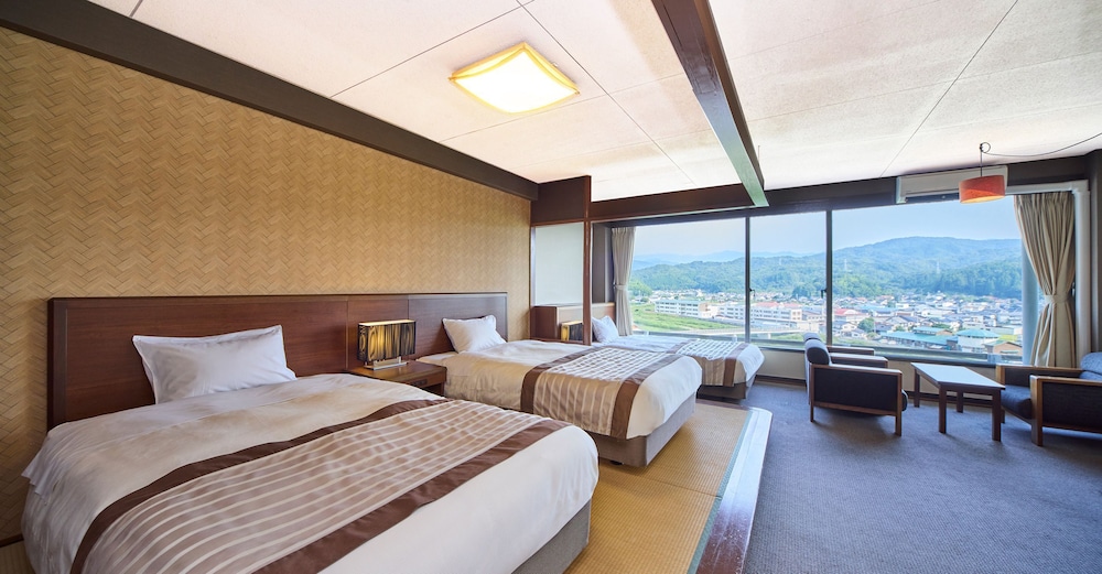 トリプルルーム 喫煙可 客室1 | 三朝ロイヤルホテル