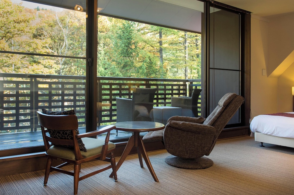 [テラス付] デラックストリプル (禁煙) 客室2 | 高山わんわんパラダイス