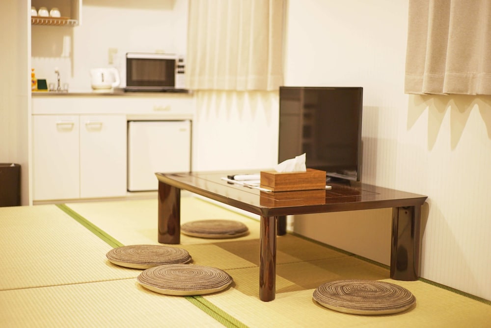 スタンダード ファミリールーム (シングルベット2 台、セミダブルベット2台) 客室12 | さらんばん