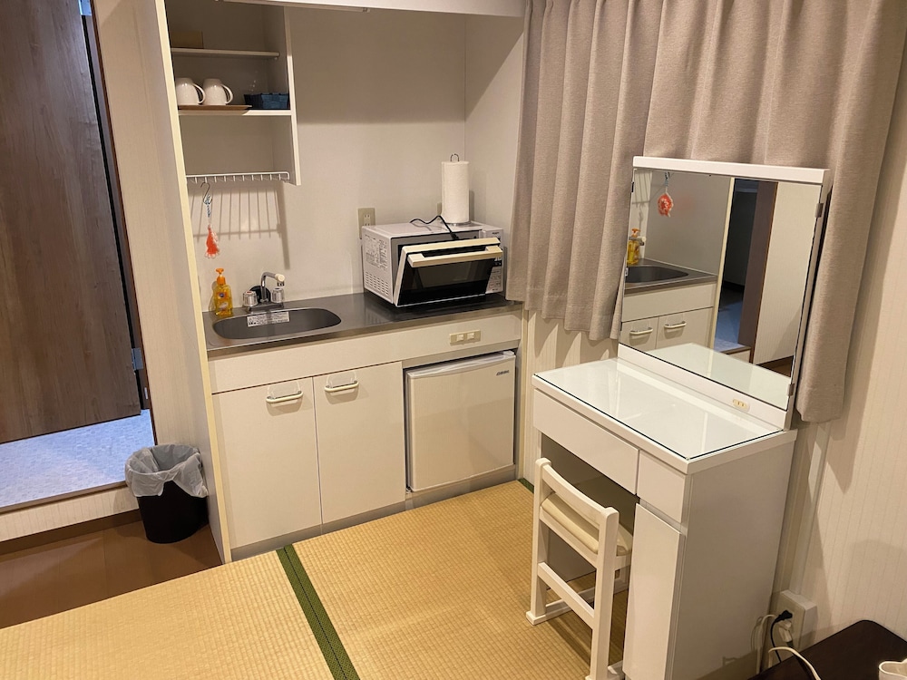 スタンダード ファミリールーム (シングルベット2 台、セミダブルベット2台) 客室15 | さらんばん