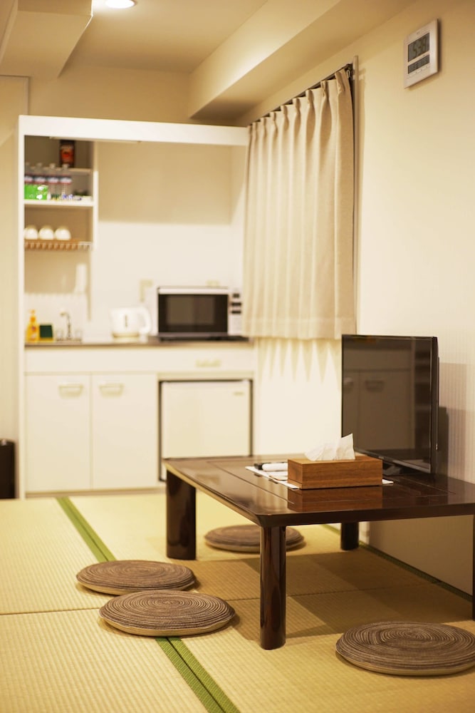 スタンダード ファミリールーム (シングルベット2 台、セミダブルベット2台) 客室9 | さらんばん