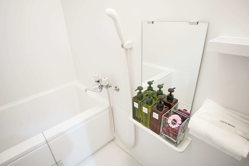 スタンダード ファミリールーム (シングルベット2 台、セミダブルベット2台) バスルーム0 | さらんばん