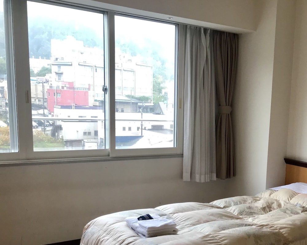 洋室(有珠山側) buffet 部屋からの景観0 | 洞爺 湖畔亭