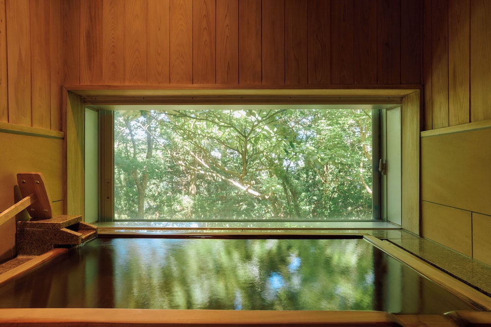 グランバッハ デラックストリプル 客室2 | ホテルグランバッハ熱海クレッシェンド