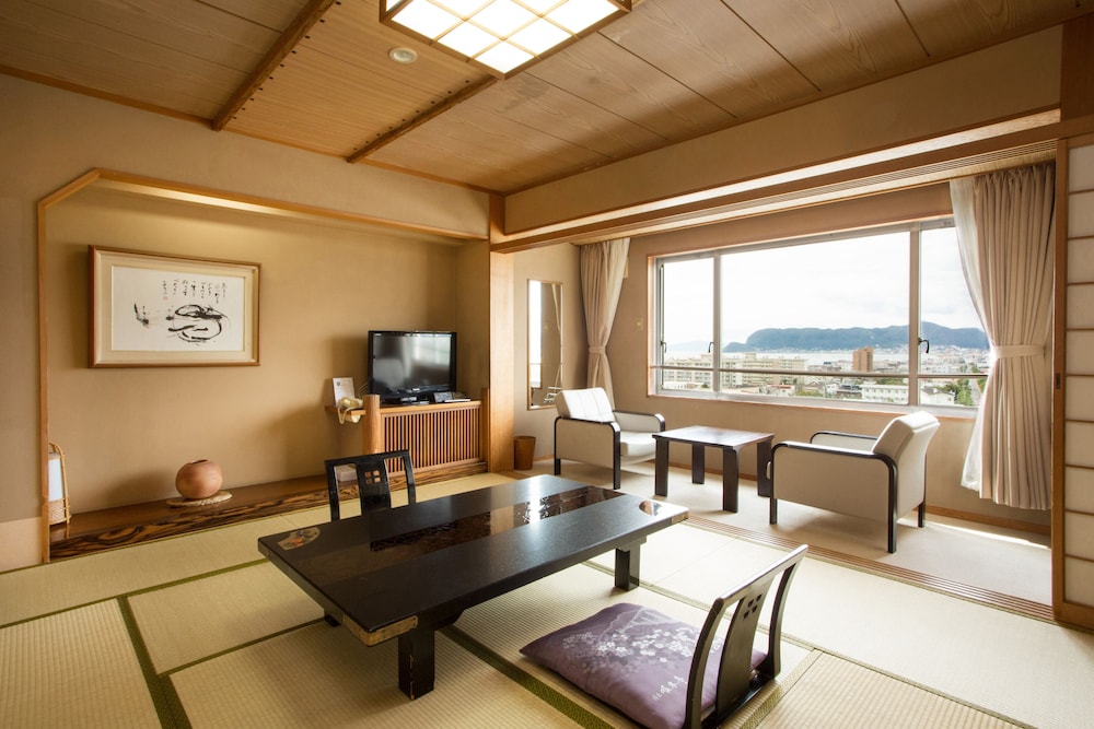 和室 12畳 禁煙 客室4 | 湯元 啄木亭