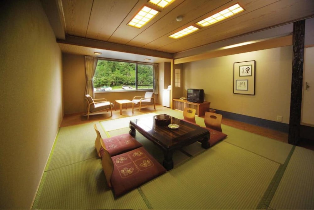 和室 (4~5名) 禁煙 客室3 | 層雲峡温泉 朝陽リゾートホテル