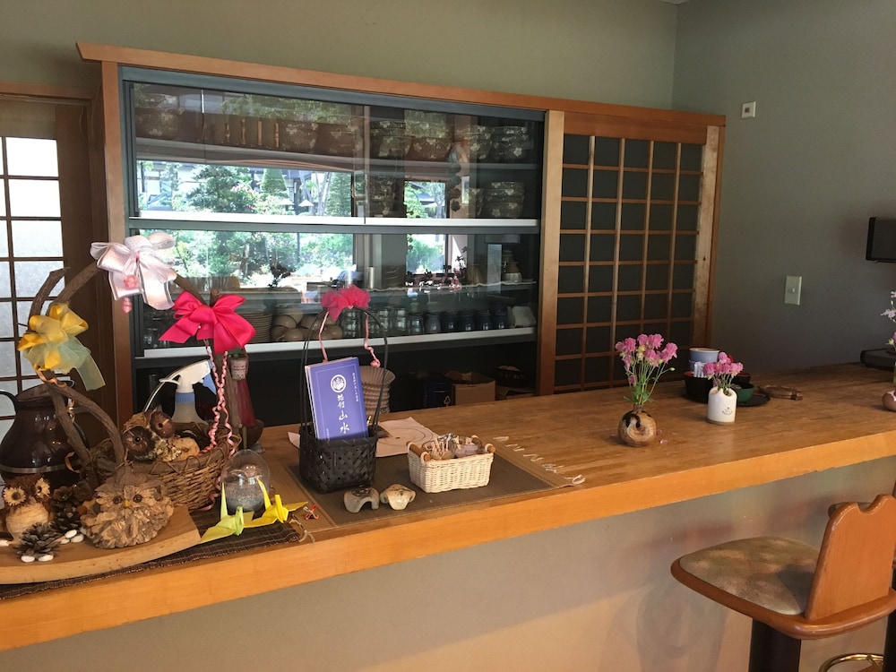 ロビーラウンジ1 | 旅館 山水 ロビーラウンジ1 | 旅館 山水