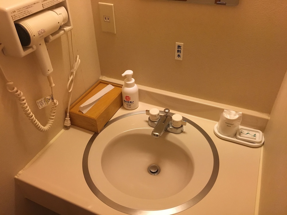 和室　１０畳 客室1 | 旅館 山水