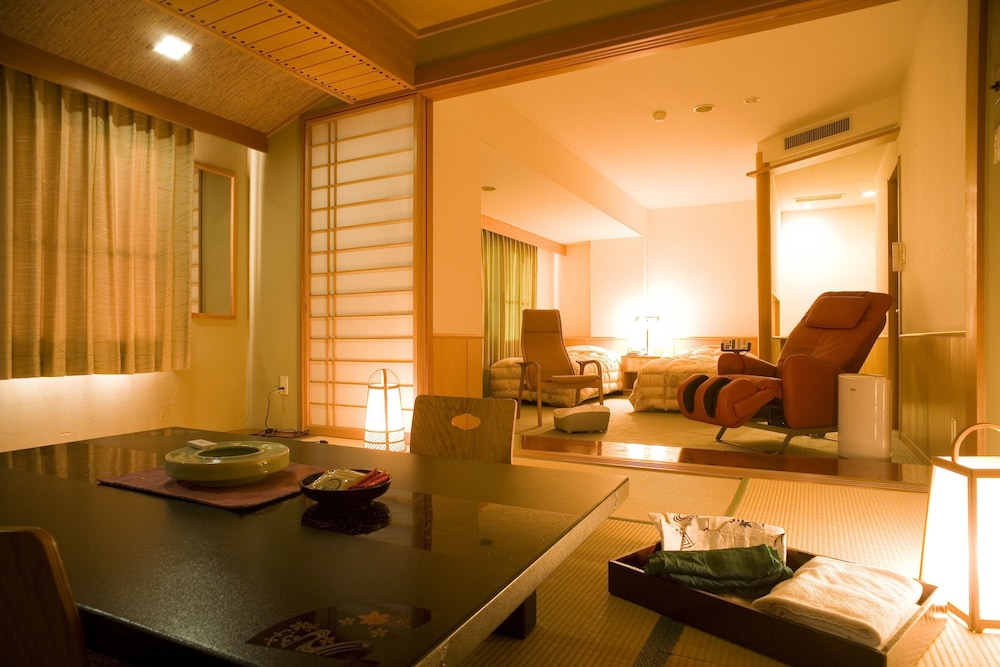 リラクゼーションルーム (和洋室) ディナーバイキング 禁煙 | 登別 石水亭