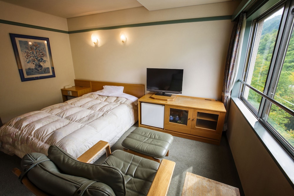 洋室ダブル 禁煙 客室1 | 登別 石水亭