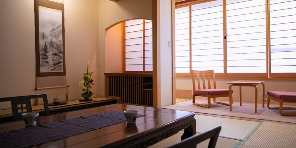 本館和室10畳 客室2 | 土湯温泉 ホテル山水荘