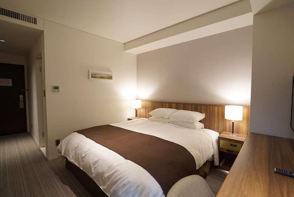 ベーシック ダブルルーム キングベッド 1 台 禁煙 客室2 | 大船渡プラザホテル