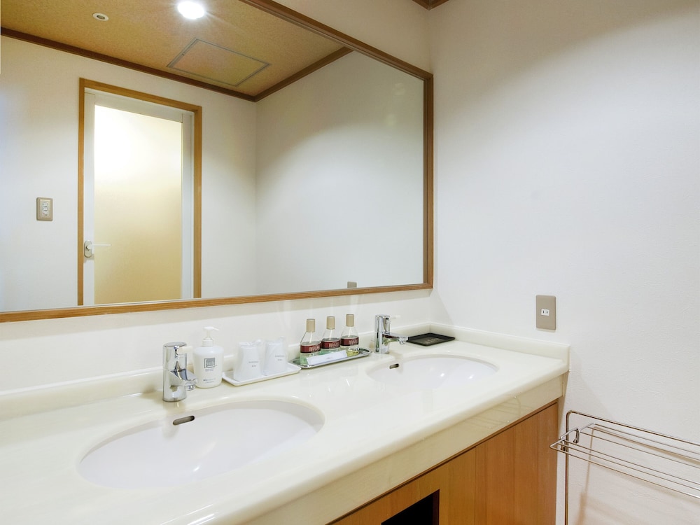 [スタンダード] 和室10~12.5畳　禁煙 バスルーム0 | 天童ホテル