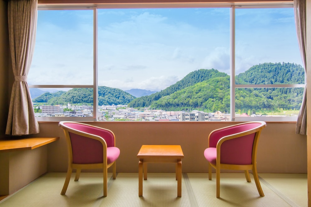 [スタンダード] 和室10~12.5畳　禁煙 部屋からの景観0 | 天童ホテル