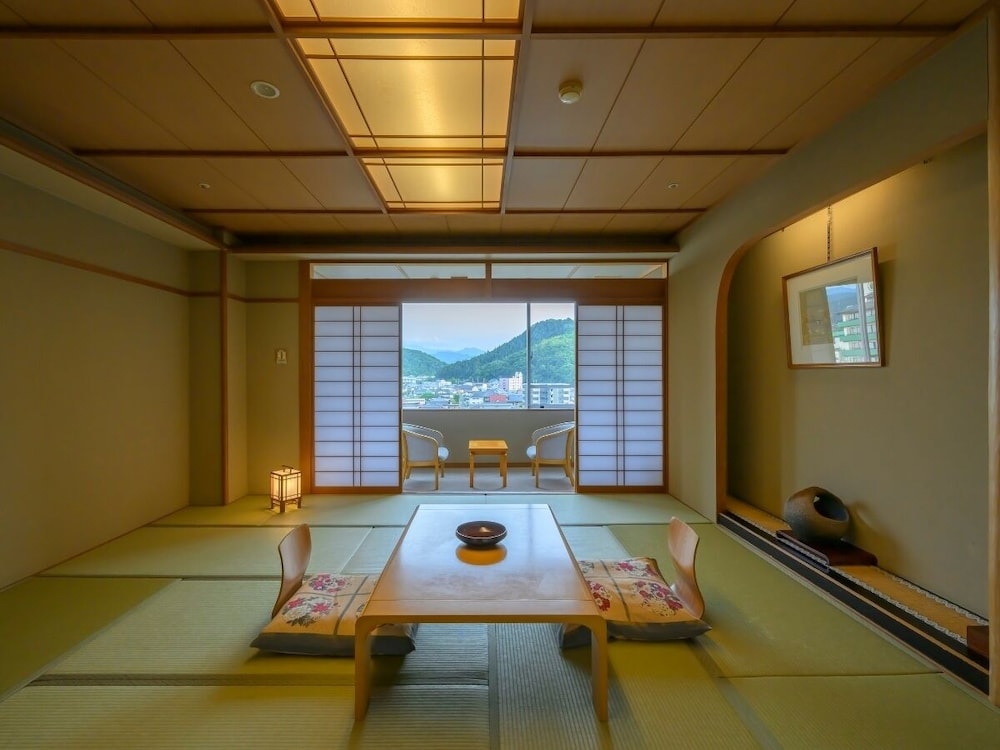 [スタンダード] 和室10~12.5畳　禁煙 客室1 | 天童ホテル