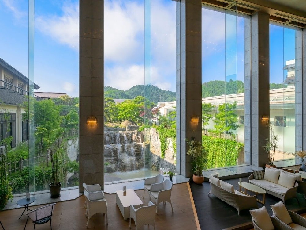 ロビーラウンジ1 | 天童ホテル ロビーラウンジ1 | 天童ホテル