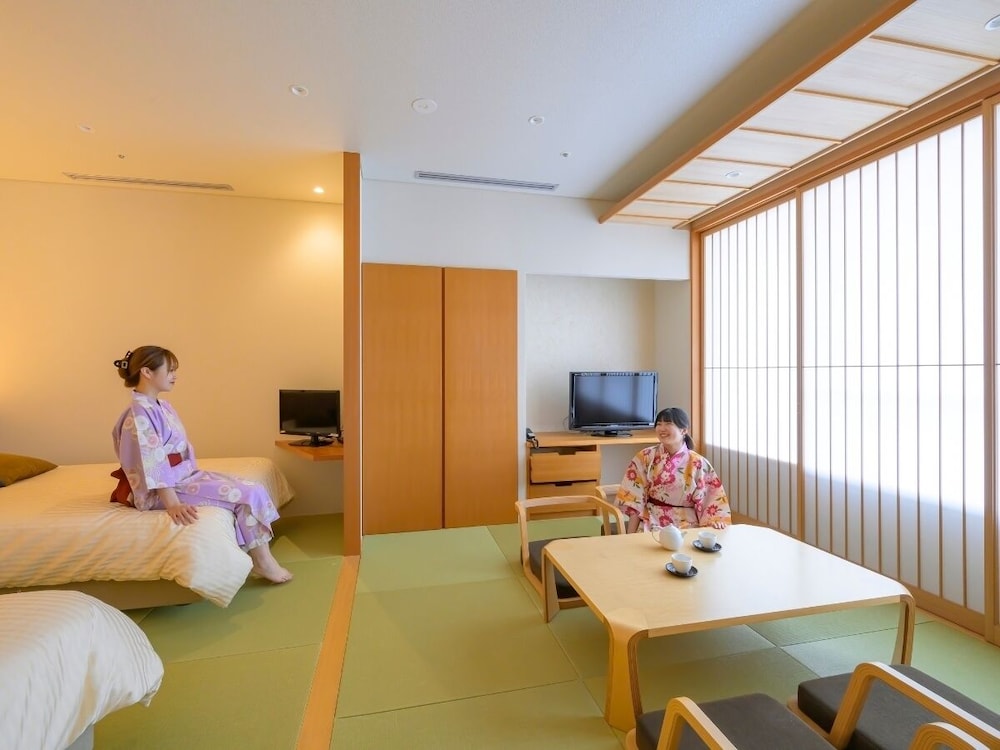 [スーペリア] 和モダンツイン(バスタブ付) 禁煙 客室5 | 天童ホテル