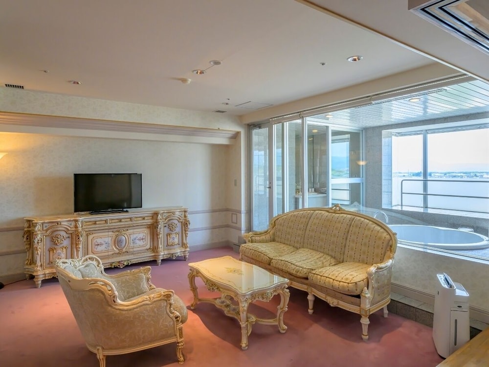 [デラックス] ジャグジー風呂付き和洋室　禁煙 | 天童ホテル