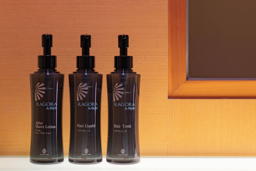 【和風庭園一望 1階足湯付和洋室 テラス付】源泉内風呂 客室の設備とサービス4 | 奈良偲の里 玉翠 (6 歳以上)