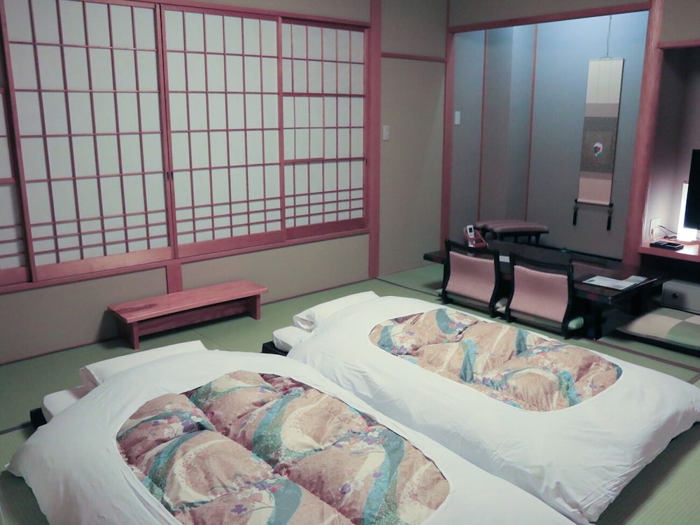 [2階純和室] 源泉掛流し露天風呂+個別庭園 客室6 | 奈良偲の里 玉翠 (6 歳以上)