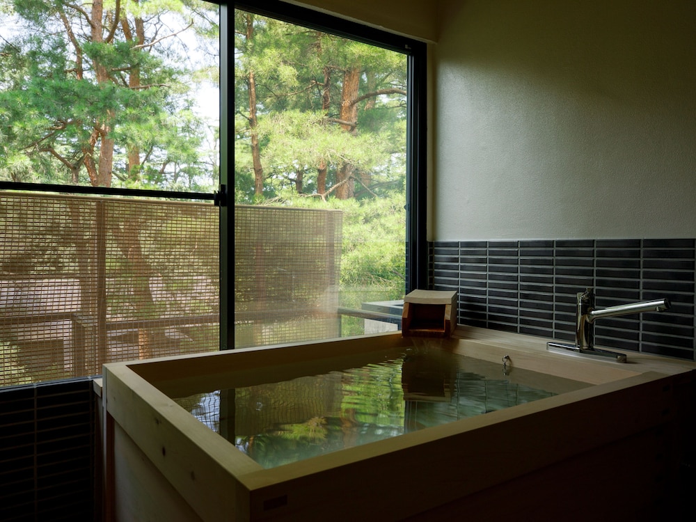 コンフォート ルーム 禁煙 ガーデンビュー バスルーム0 | 辰口温泉 まつさき